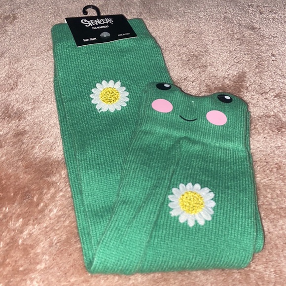 Spencer's Green Frog Leg Warmers for Kids - Picture 3 of 8